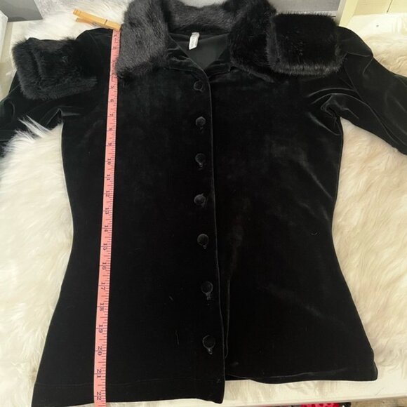 NEW Outlaw Vintage Velour Button Front Faux Fur Trimmed Long Sleeve Shirt Jacket - Picture 11 of 16